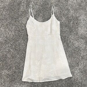 Medium White Floral Spaghetti Strap Dress